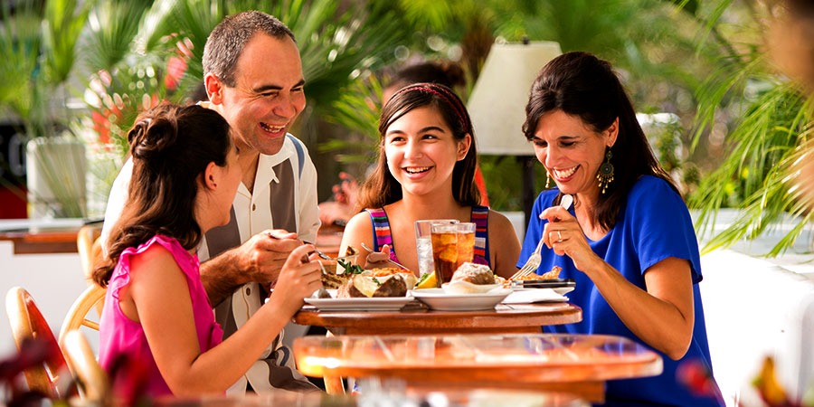 Making Reservations At Family Restaurant: Mistakes People Make